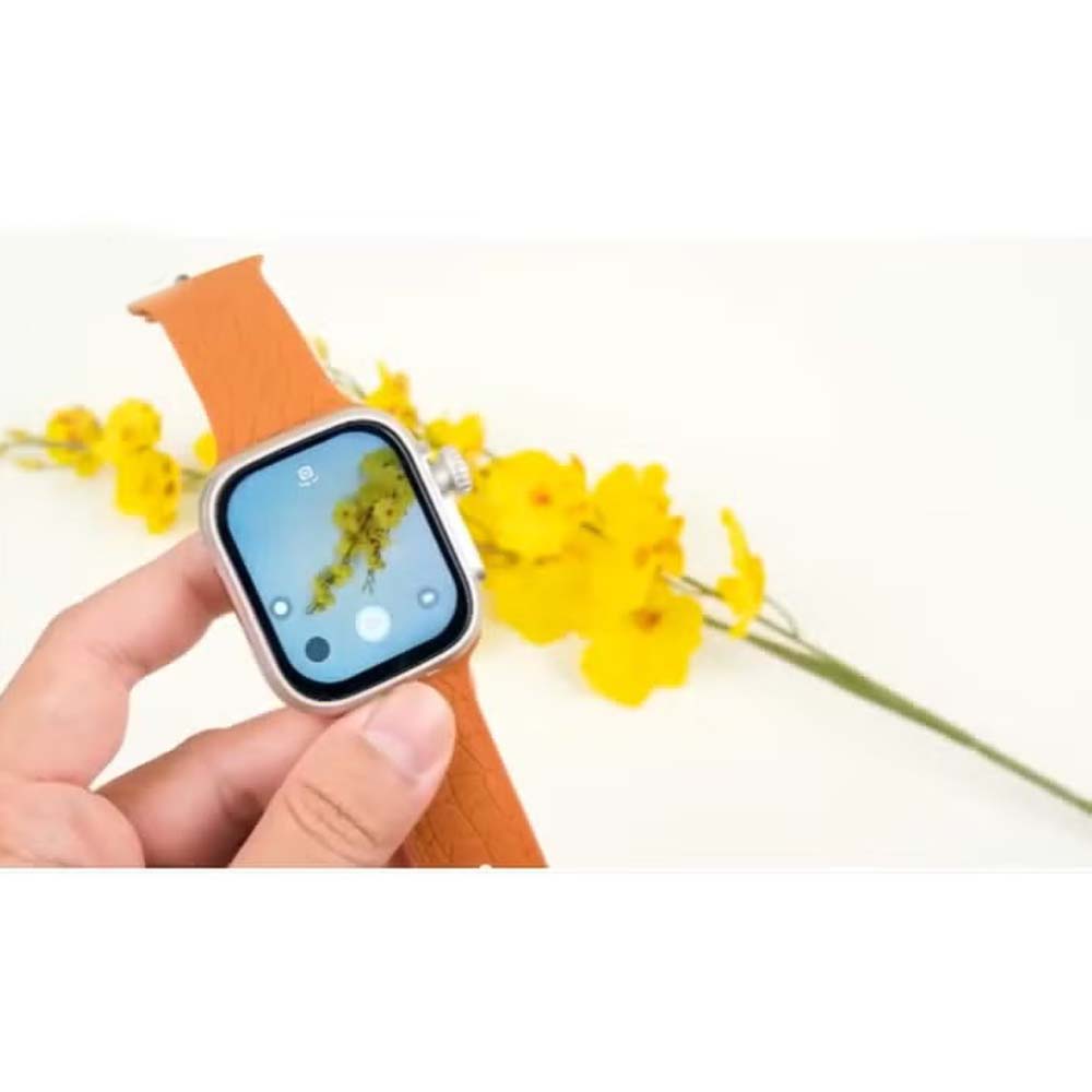 ST13 Smart Watch: 2.2" full-screen, 4G SIM support, 3 straps & wireless charger. Elegant gold design for ladies & gents.